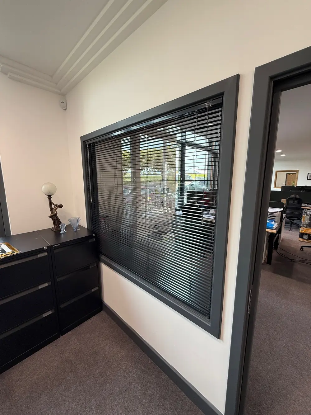venetian aluminium blinds office